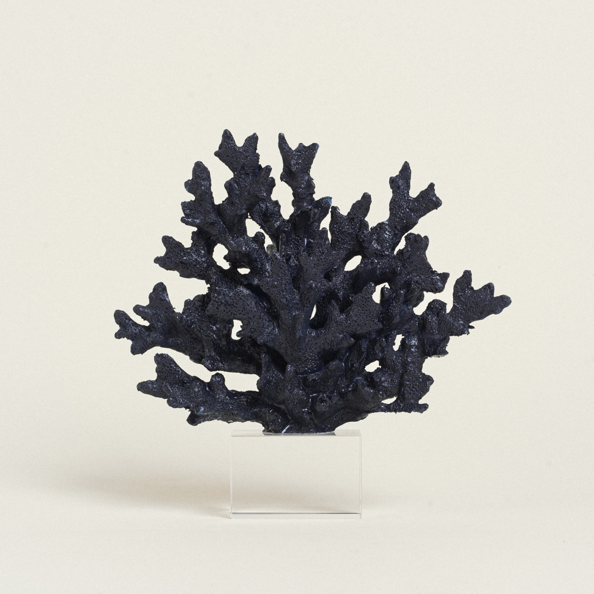 Beauty Home ΚΟΡΑΛΙ ΣΚ. ΜΠΛΕ ΜΕ ΒΑΣΗ PLEXI GLASS 24 x 24 cm