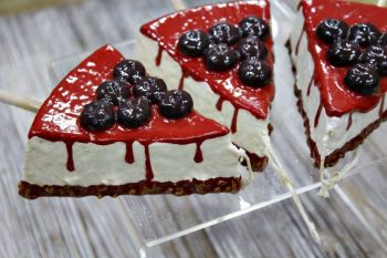 ΠΑΣΧΑΛΙΝΗ ΛΑΜΠΑΔΑ CHEESECAKE ΚΟΜΜΑΤΙ 10,5Χ8,3ΕΚ